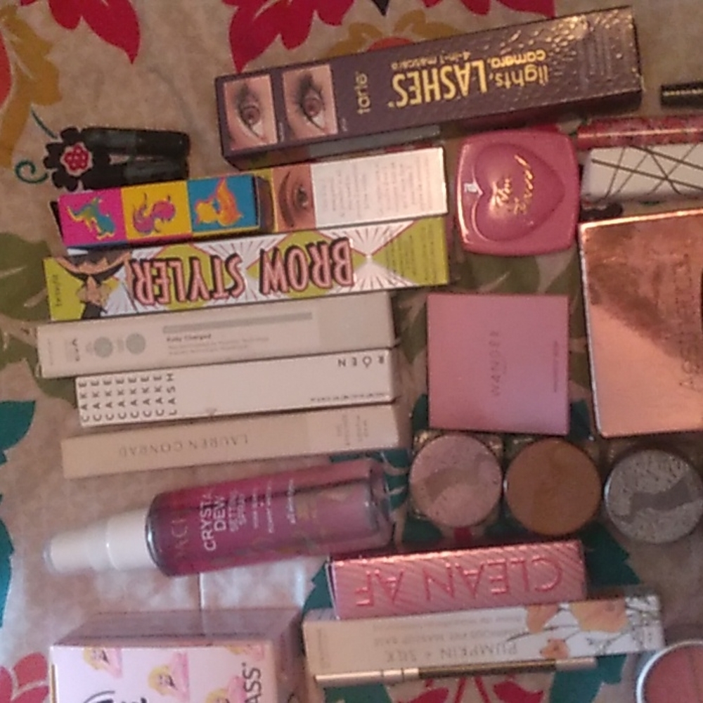 High-end makeup - Picture 4 of 12